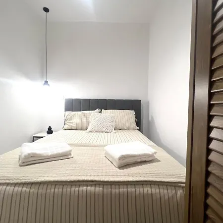 B Living - Comfort Like 2bd & Terrace *